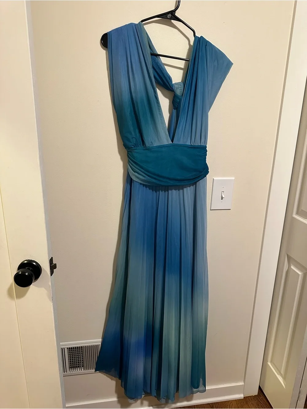 Abercrombie & Fitch Giselle 5 in 1 Convertible Dress